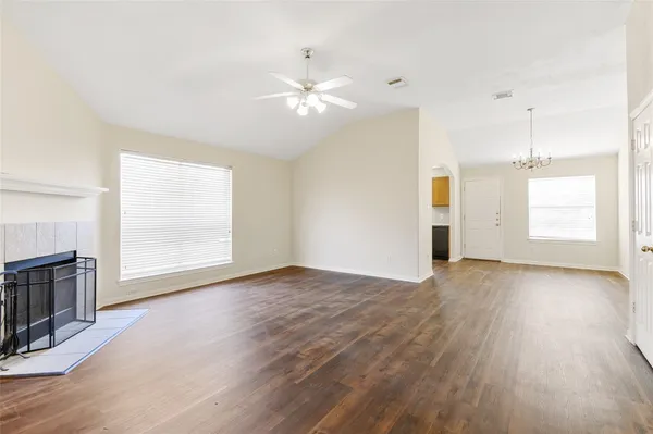 $1,475 | 203 Paradise Lane, Montgomery, TX 77356