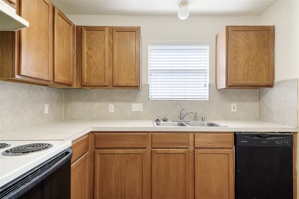 $1,475 | 203 Paradise Lane, Montgomery, TX 77356