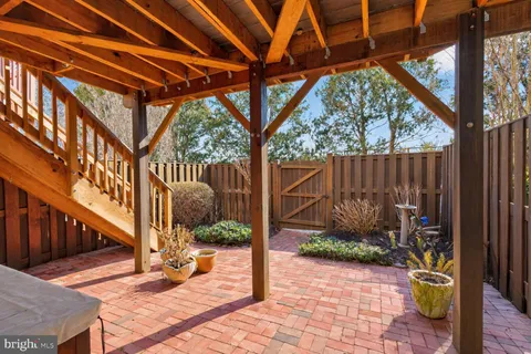 $659,900 | 6507 Kemper Lakes Court, Alexandria, VA 22312