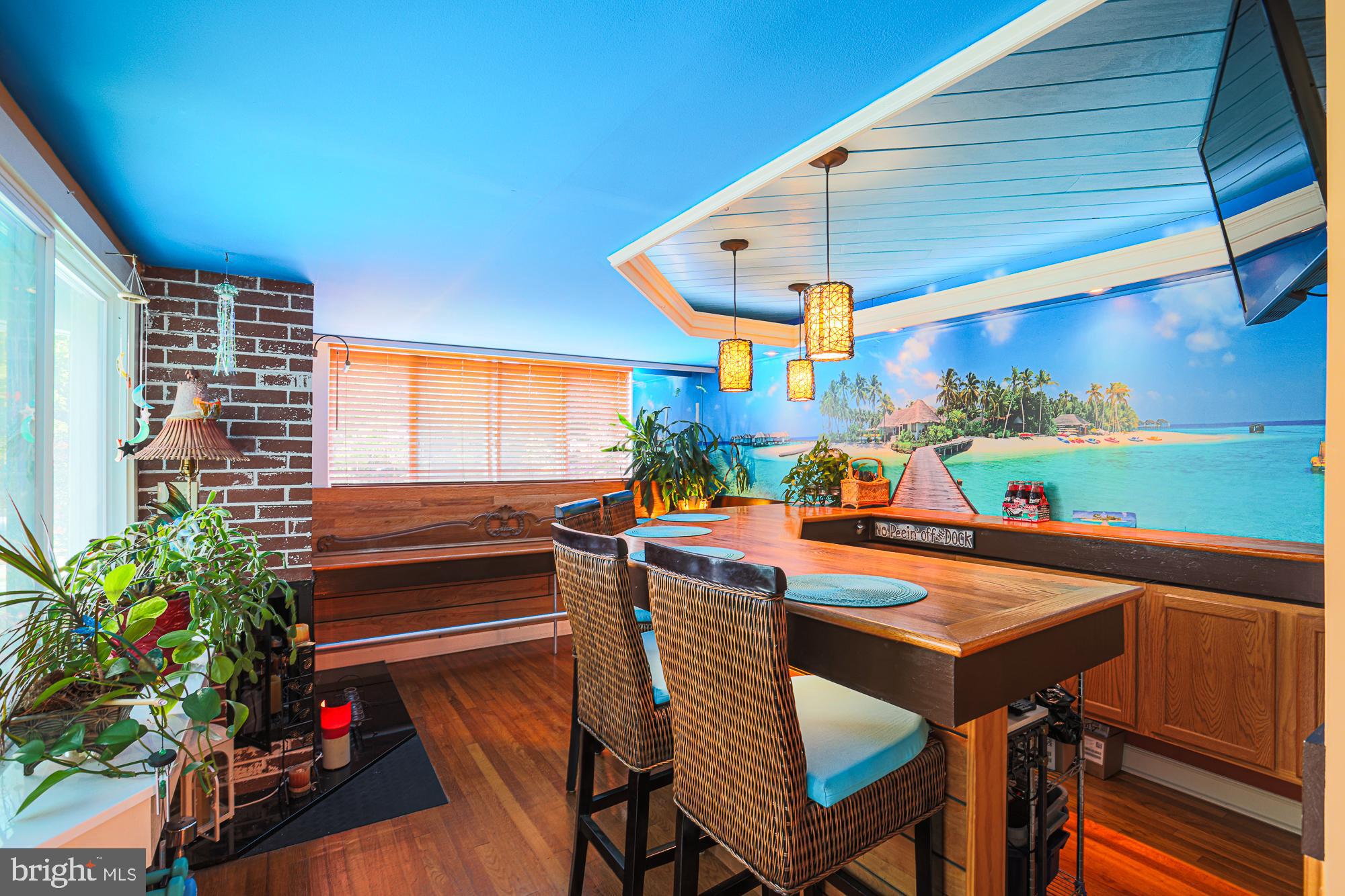Entertainment High-Top Bar off Private Yard