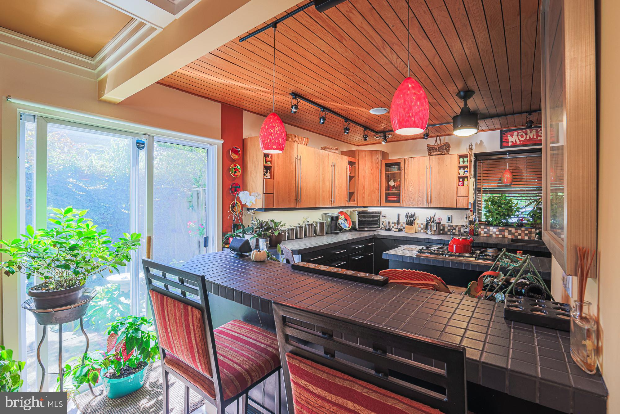 6807 Pimlico Drive Baltimore, MD 21209 - Photo 12 of 77