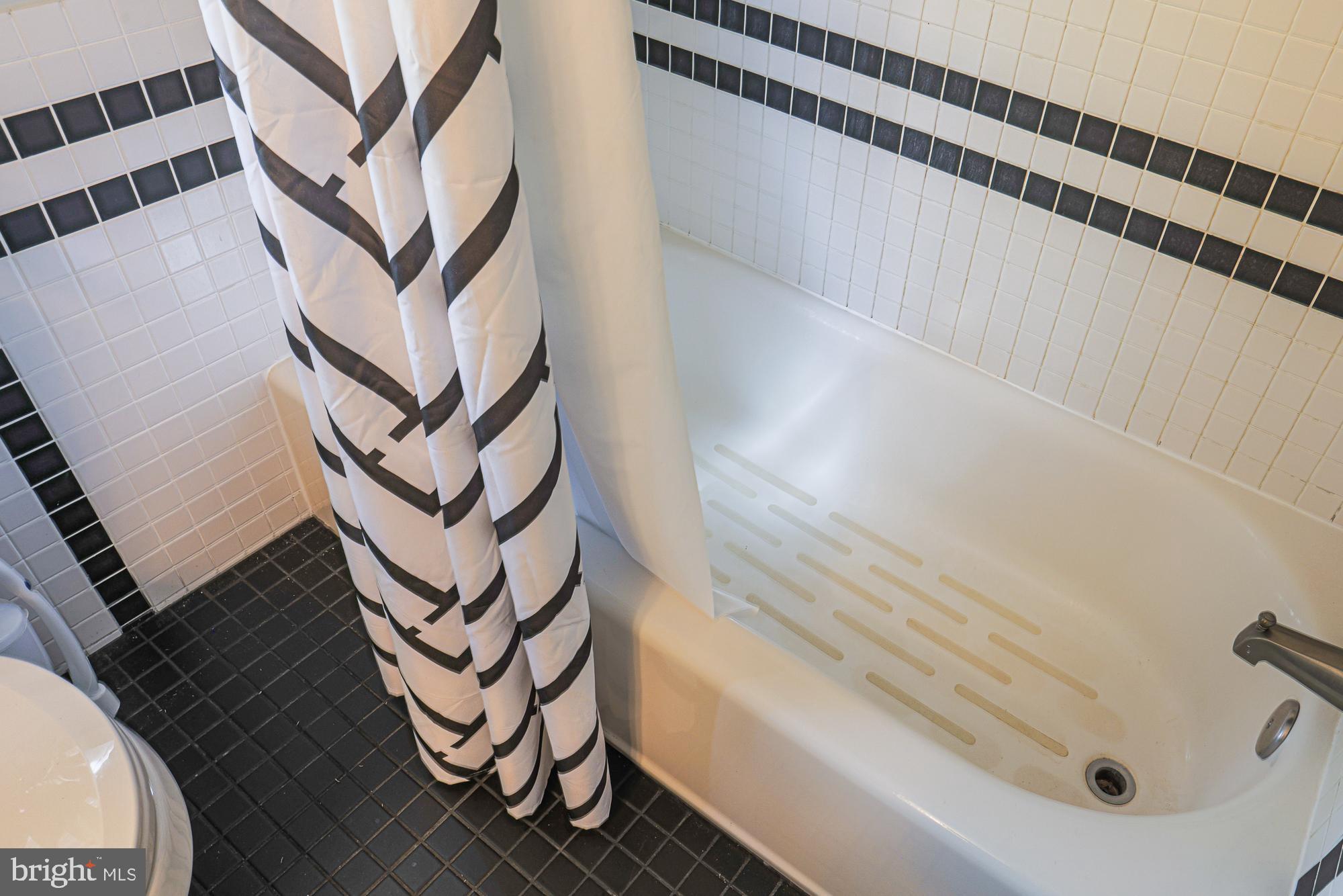 6807 Pimlico Drive Baltimore, MD 21209 - Photo 40 of 77 3rd Level Full bath