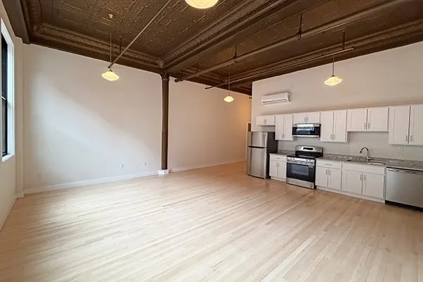 $2,495 | 105 Paige Street, Unit 215, Lowell, MA 01852