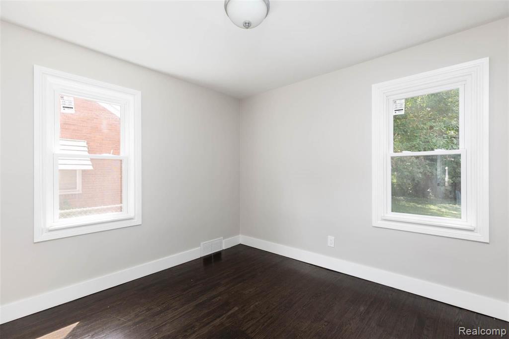 21712 Newcastle Road Harper Woods, MI 48225 - Photo 30 of 38