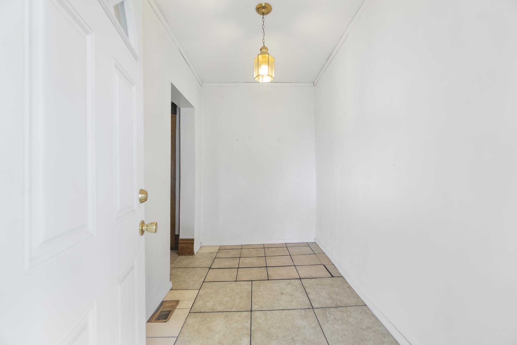 1306 Summit Street Fort Wayne, IN 46803 - Photo 2 of 18 Gallery Image 2