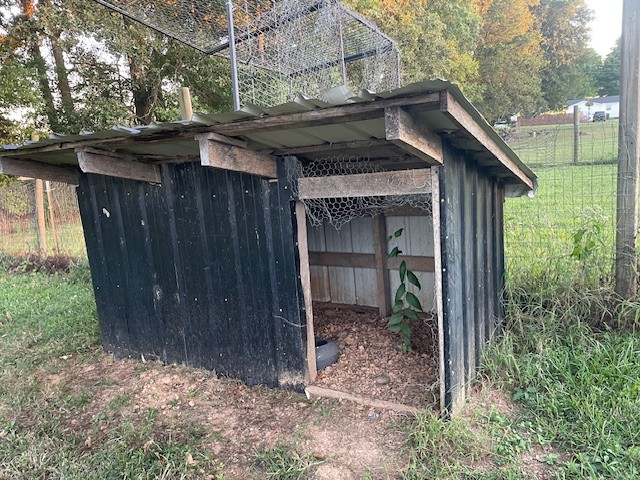 6160 Underwood Road Springfield, TN 37172 - Photo 5 of 21 a house with trees in the background