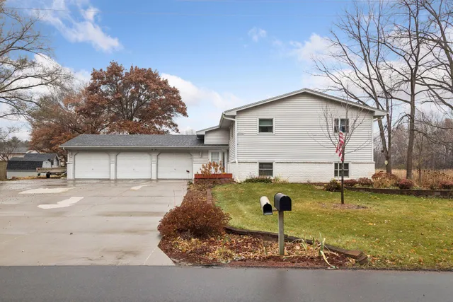 $444,900 | 18922 Yalta Street Northeast, East Bethel, MN 55092