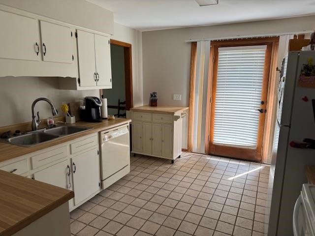 525 Middleton Loop Bolivar, TN 38008 - Photo 6 of 13 a kitchen with a sink cabinets and window