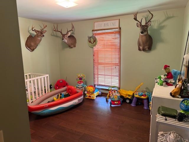 525 Middleton Loop Bolivar, TN 38008 - Photo 10 of 13 a living room with furniture and a window