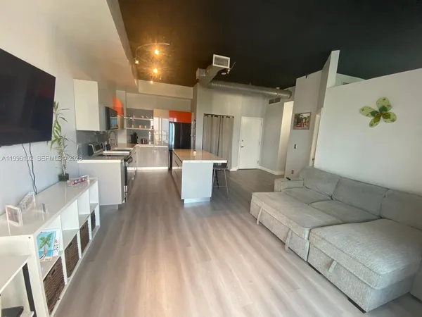 $2,800 | 10 Southwest South River Drive, Unit 1608, Miami, FL 33130