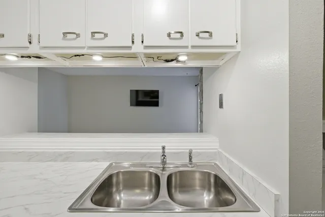 a close view of sink and tap