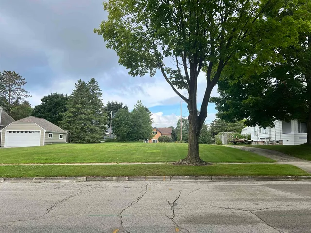 $29,900 | 1111 Dodge Street, Kewaunee, WI 54216