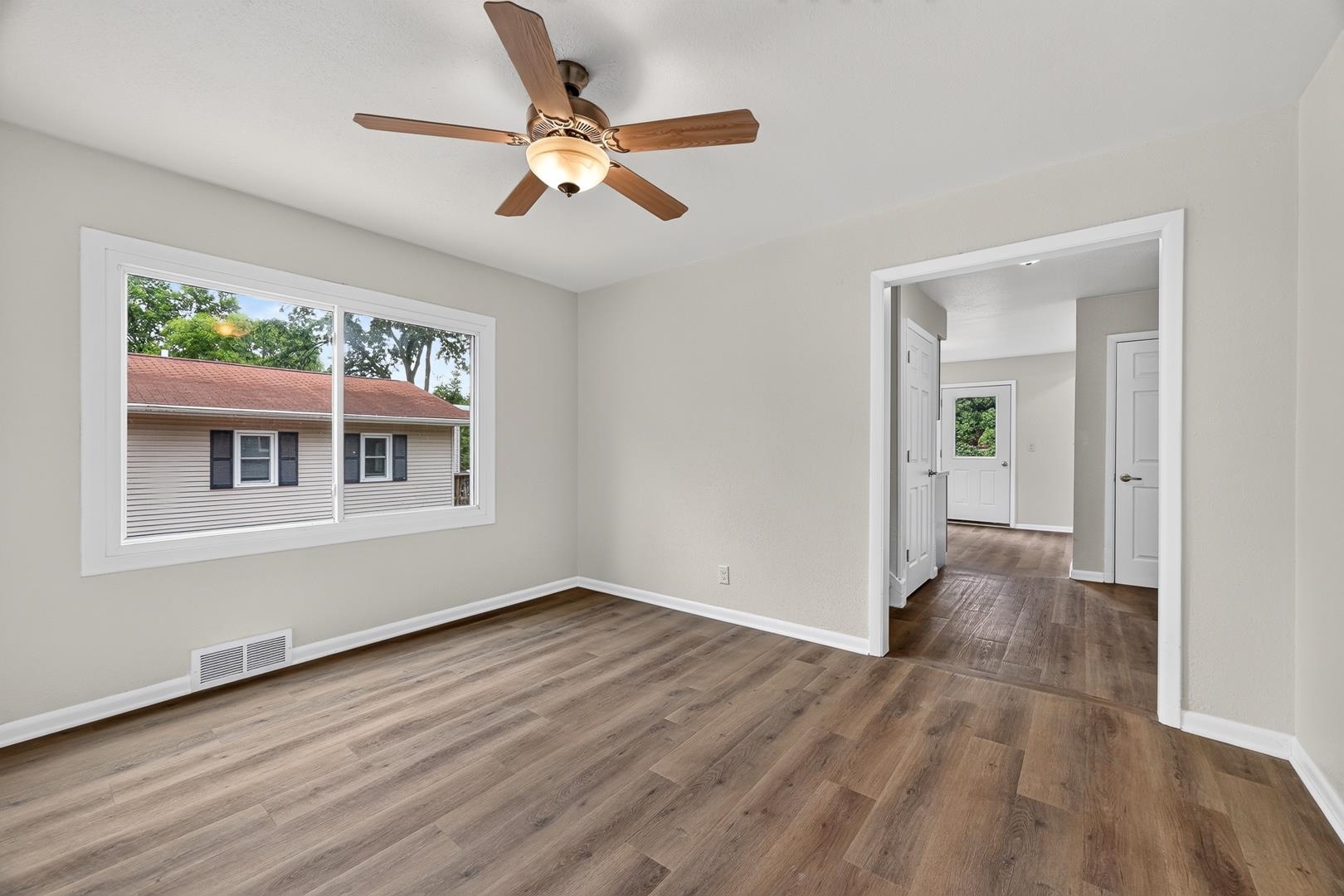 941 Ridgewood Way Madison, WI 53713 - Photo 2 of 33
