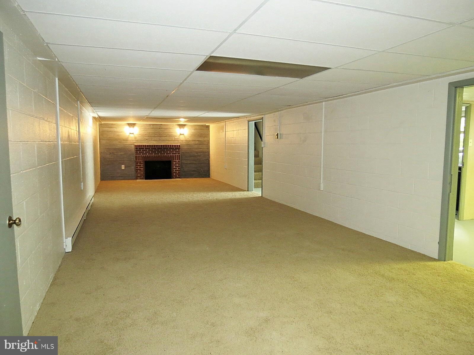3700 Ridge Road Westminster, MD 21157 - Photo 18 of 27 LL Family Room