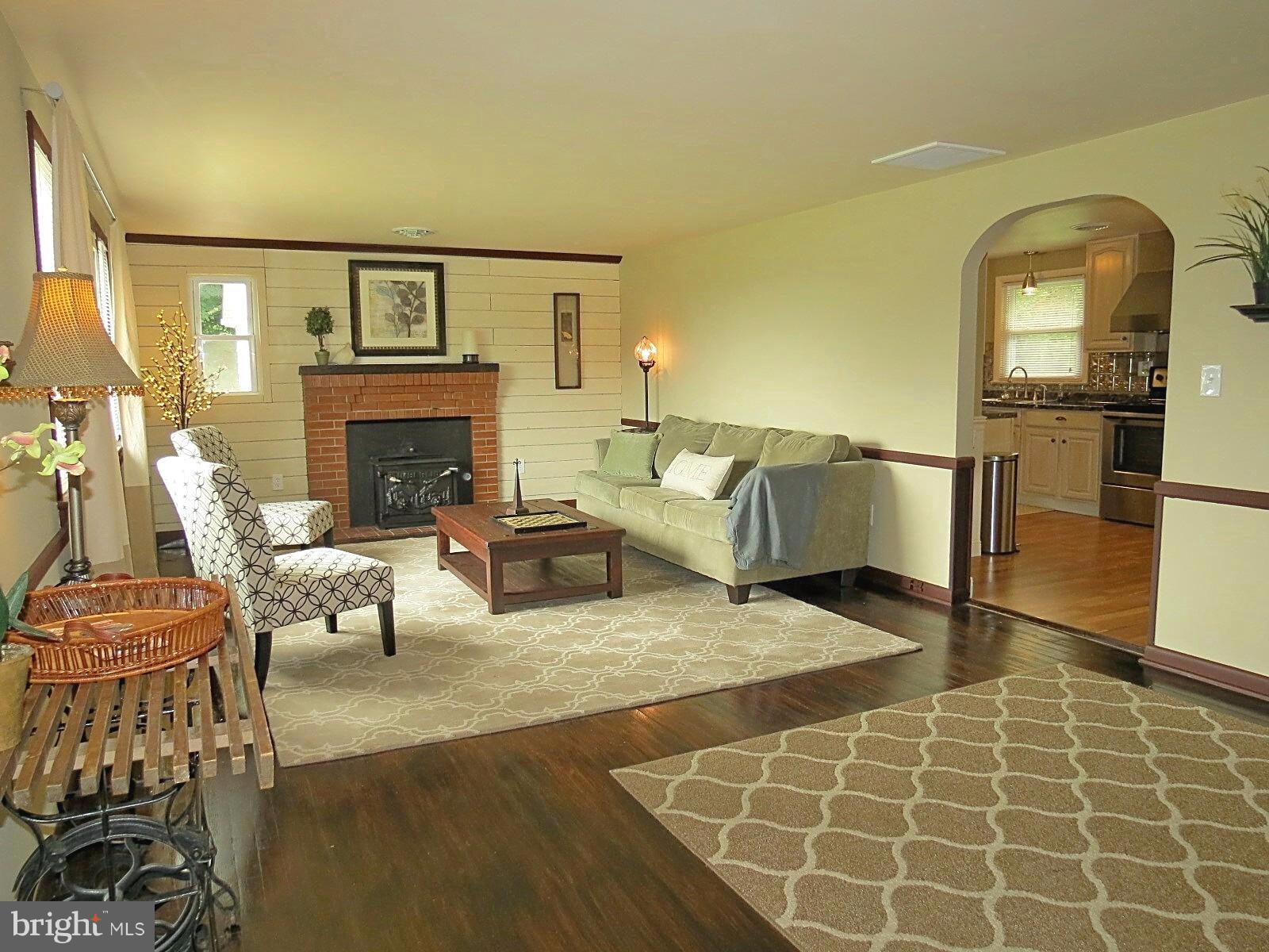 3700 Ridge Road Westminster, MD 21157 - Photo 3 of 27 Living Room