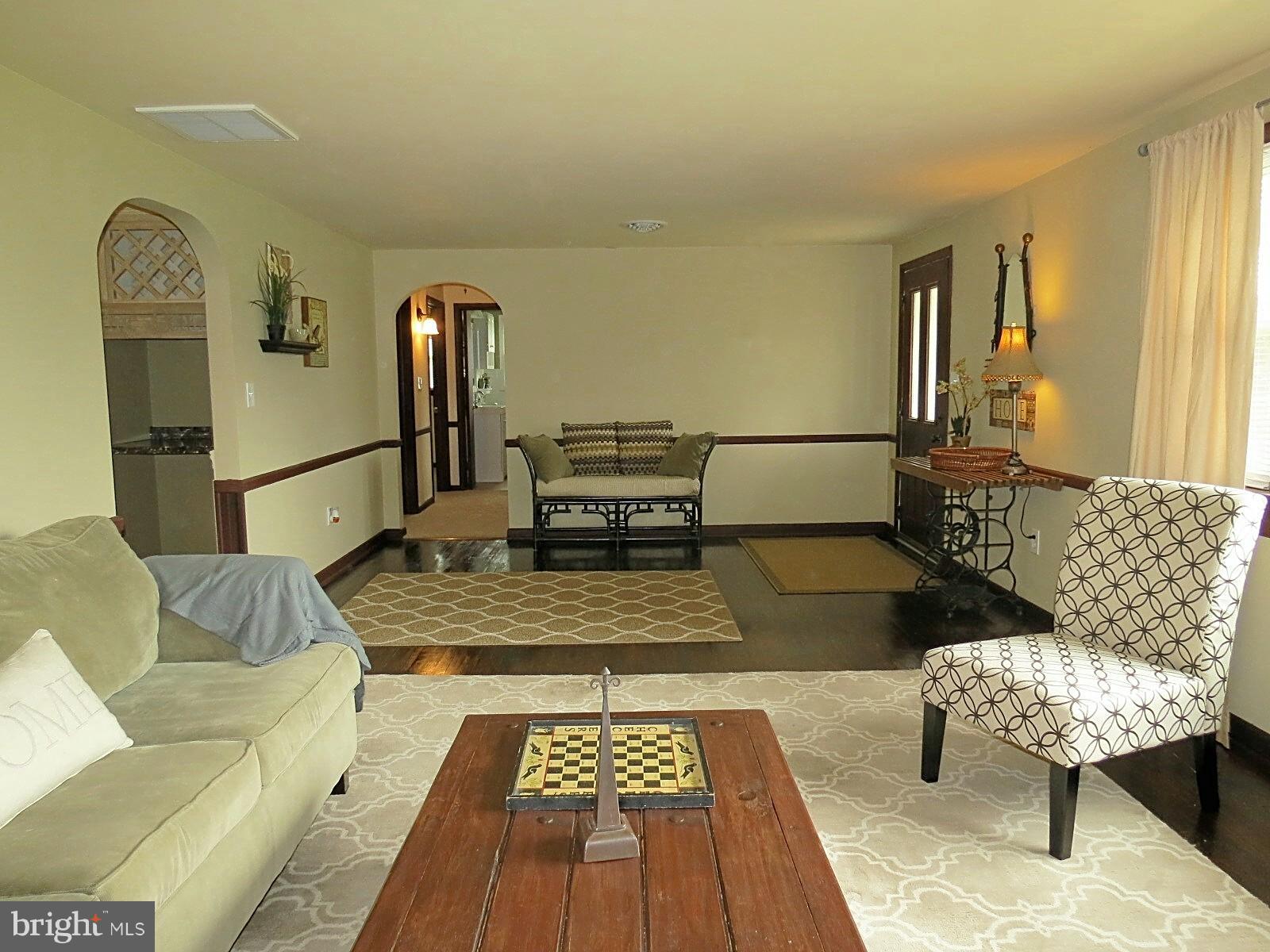 3700 Ridge Road Westminster, MD 21157 - Photo 5 of 27 Living Room