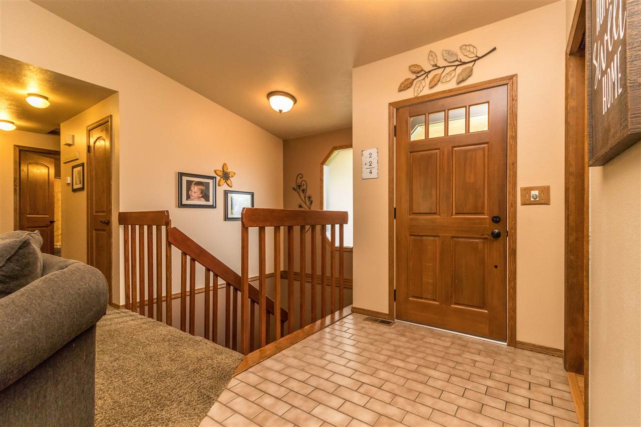 5319 West Ridgecrest Drive Spokane, WA 99208 - Photo 2 of 20 Gallery Image 2