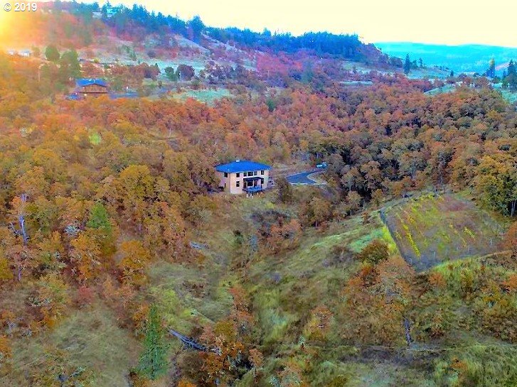 1607 Catron Road Mosier, OR 97040 - Photo 1 of 31 Gallery Image 1