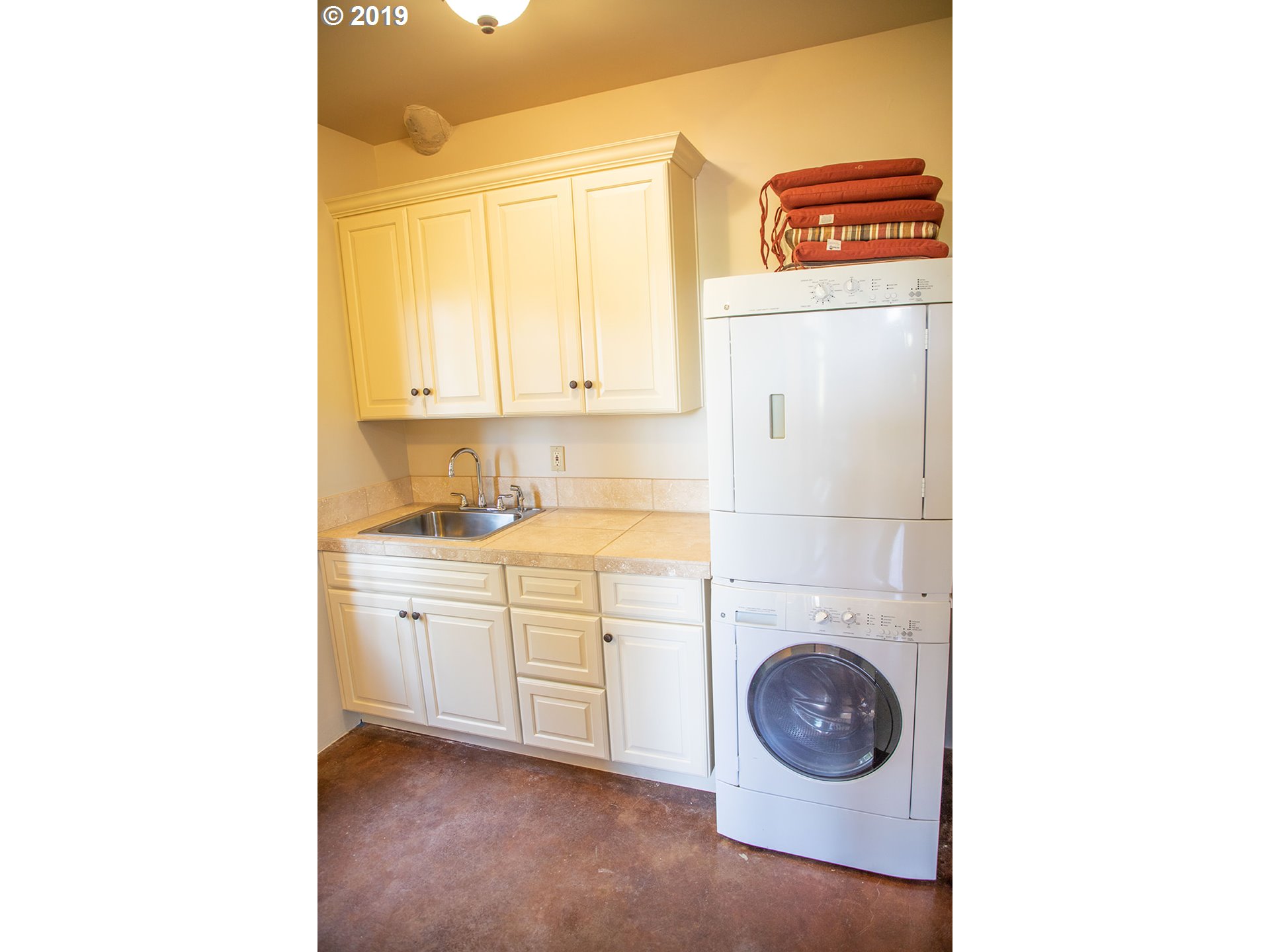 1607 Catron Road Mosier, OR 97040 - Photo 16 of 31 Gallery Image 16