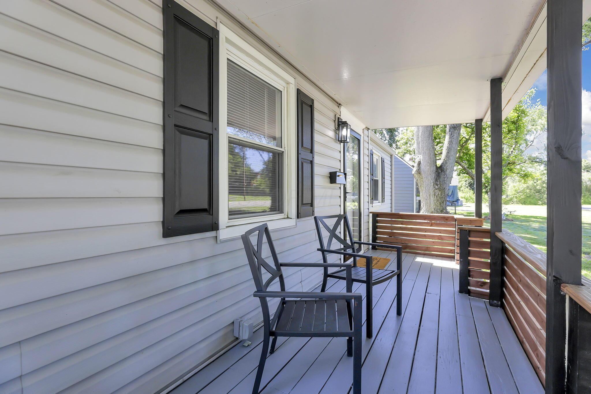 142 North Kellner Road Columbus, OH 43209 - Photo 8 of 62 Front Porch