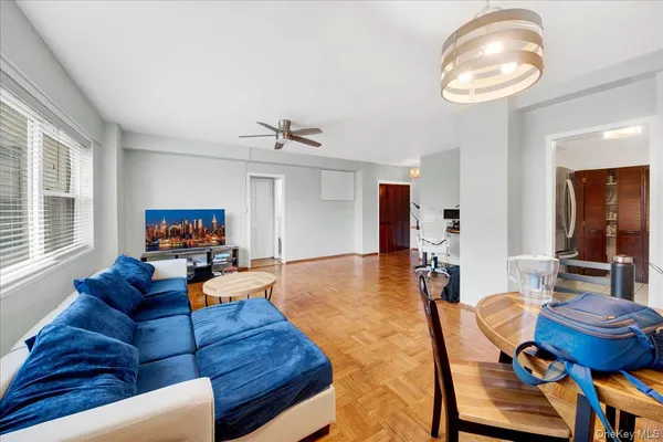 $1,995 | 6 Fordham Hill Ovl, Unit 6A | University Heights