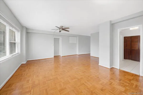 $1,995 | 6 Fordham Hill Ovl, Unit 6A | University Heights