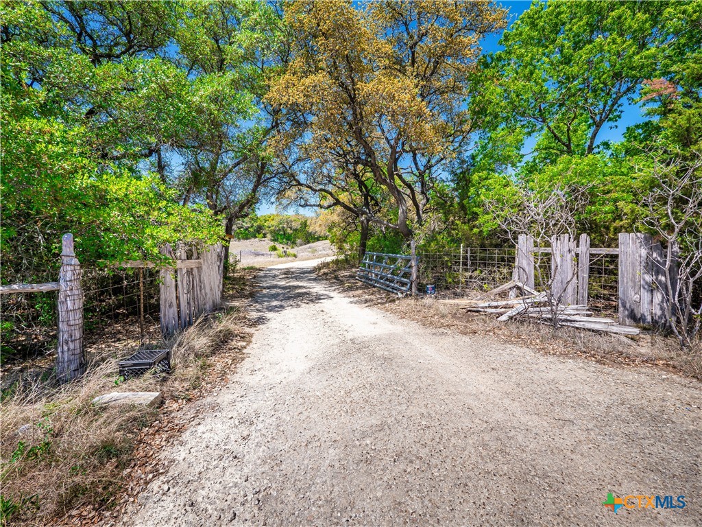 21500 Firefly Road Florence, TX 76527 - Photo 35 of 39