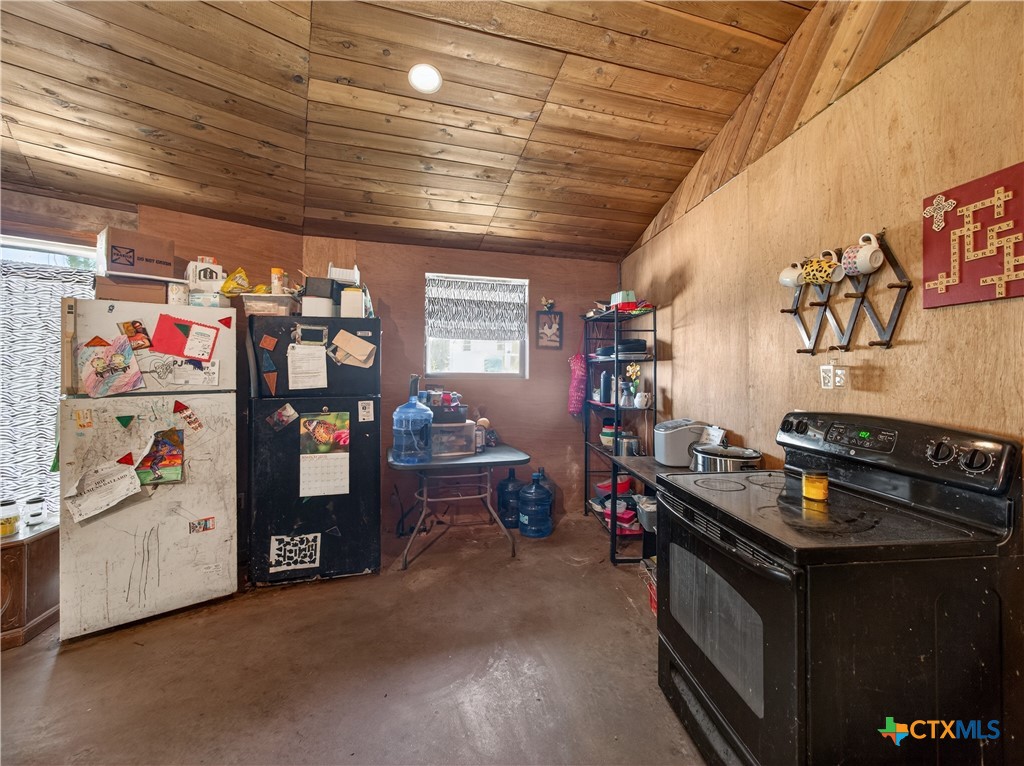 21500 Firefly Road Florence, TX 76527 - Photo 10 of 39