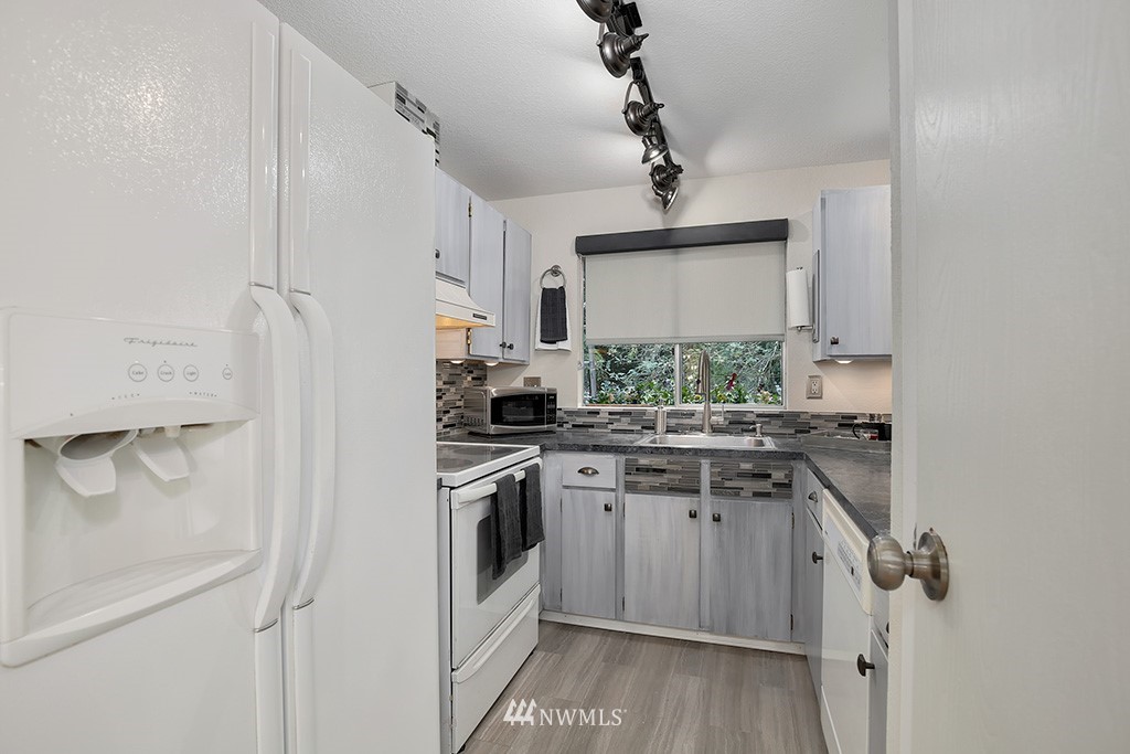 1926 181st Street Southeast Bothell, WA 98012 - Photo 5 of 22