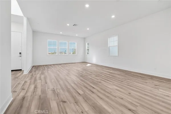 $5,750 | 178 Yugen, Irvine, CA 92618