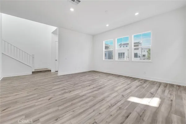 $5,750 | 178 Yugen, Irvine, CA 92618