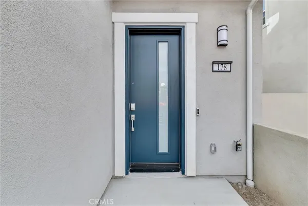 $5,750 | 178 Yugen, Irvine, CA 92618