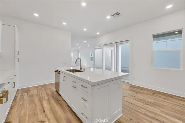 $5,750 | 178 Yugen, Irvine, CA 92618