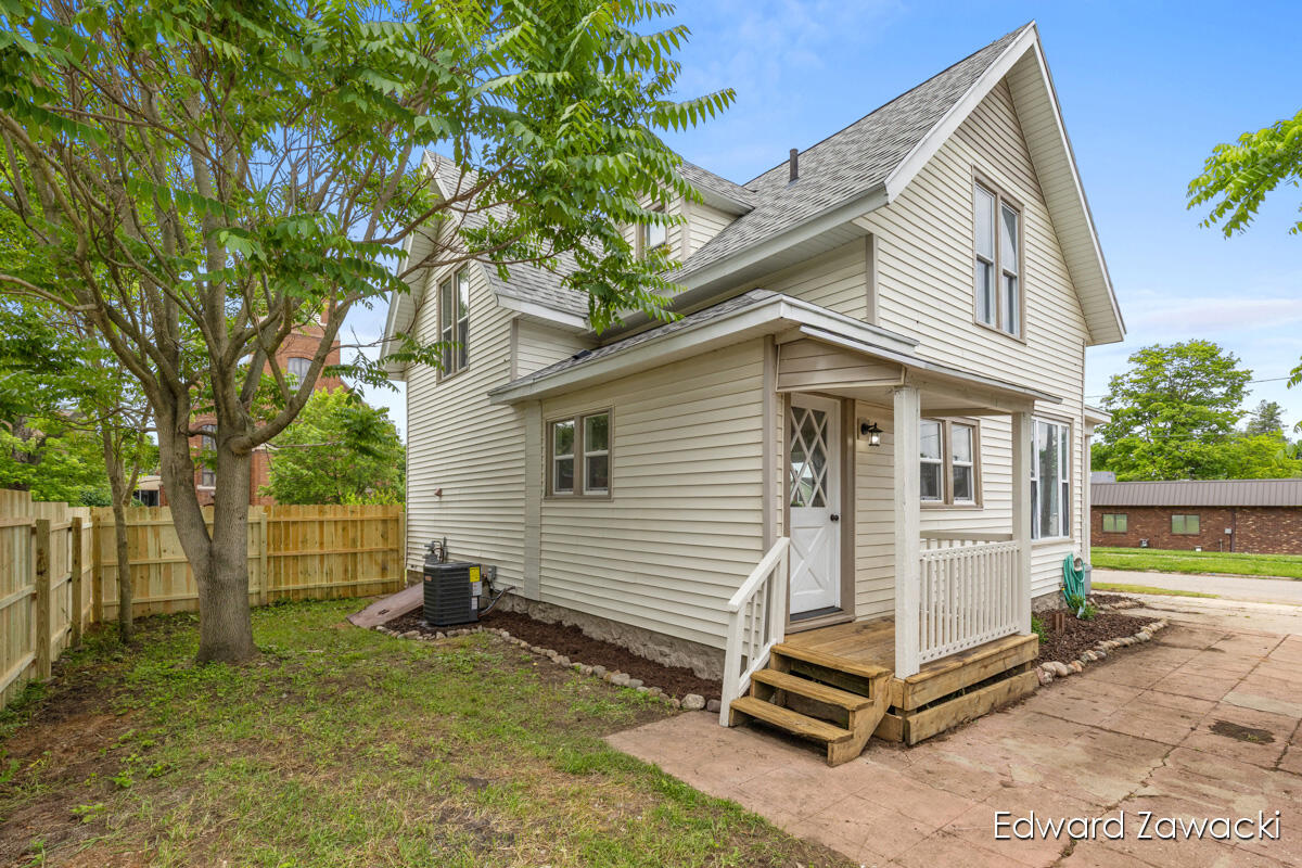 404 South Bridge Street Belding, MI 48809 - Photo 25 of 39 IMG_1021