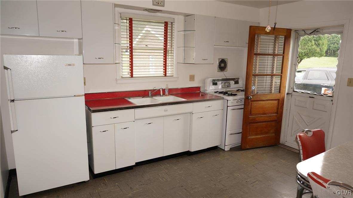 3271 Bingen Road Bethlehem, PA 18015 - Photo 13 of 35 Gallery Image 13