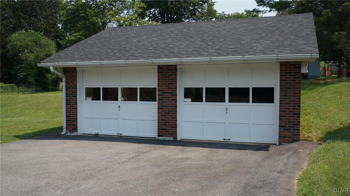 3271 Bingen Road Bethlehem, PA 18015 - Photo 2 of 35 Gallery Image 2