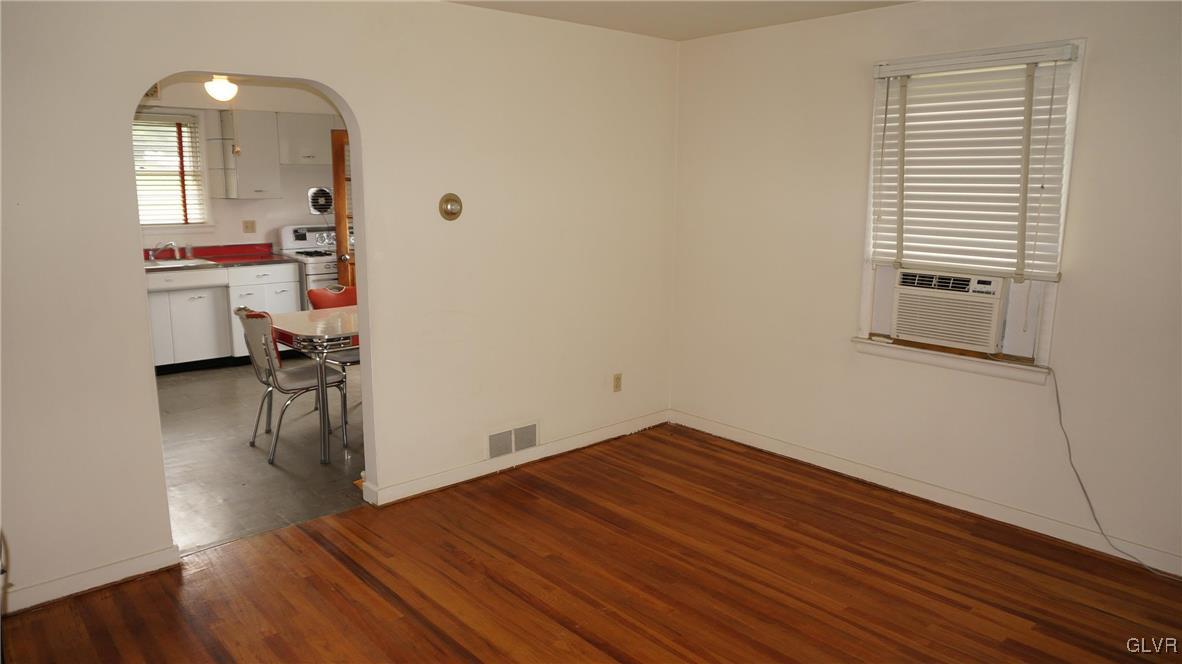 3271 Bingen Road Bethlehem, PA 18015 - Photo 8 of 35 Gallery Image 8