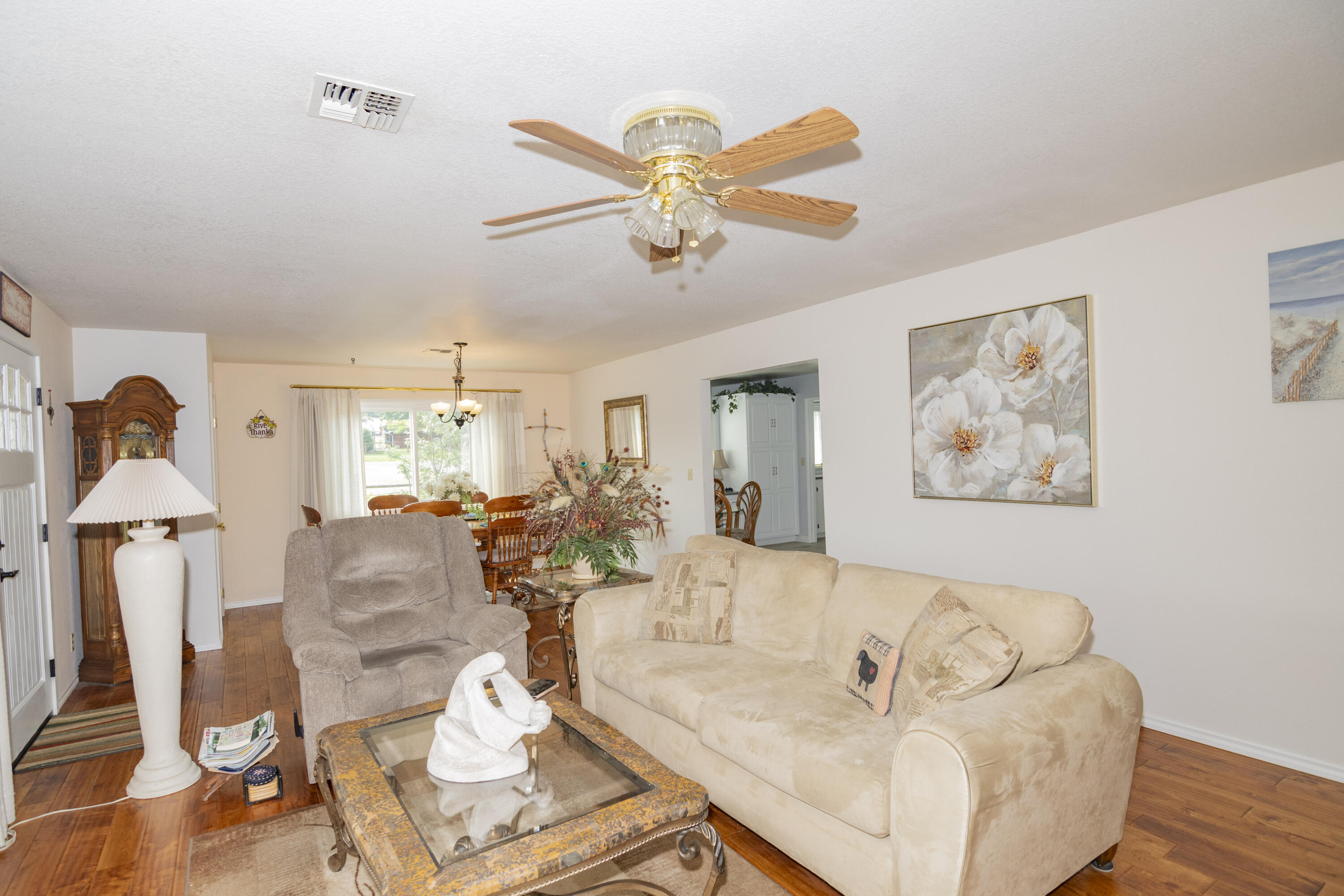 1728 Minear Road Medford, OR 97501 - Photo 7 of 68 Living