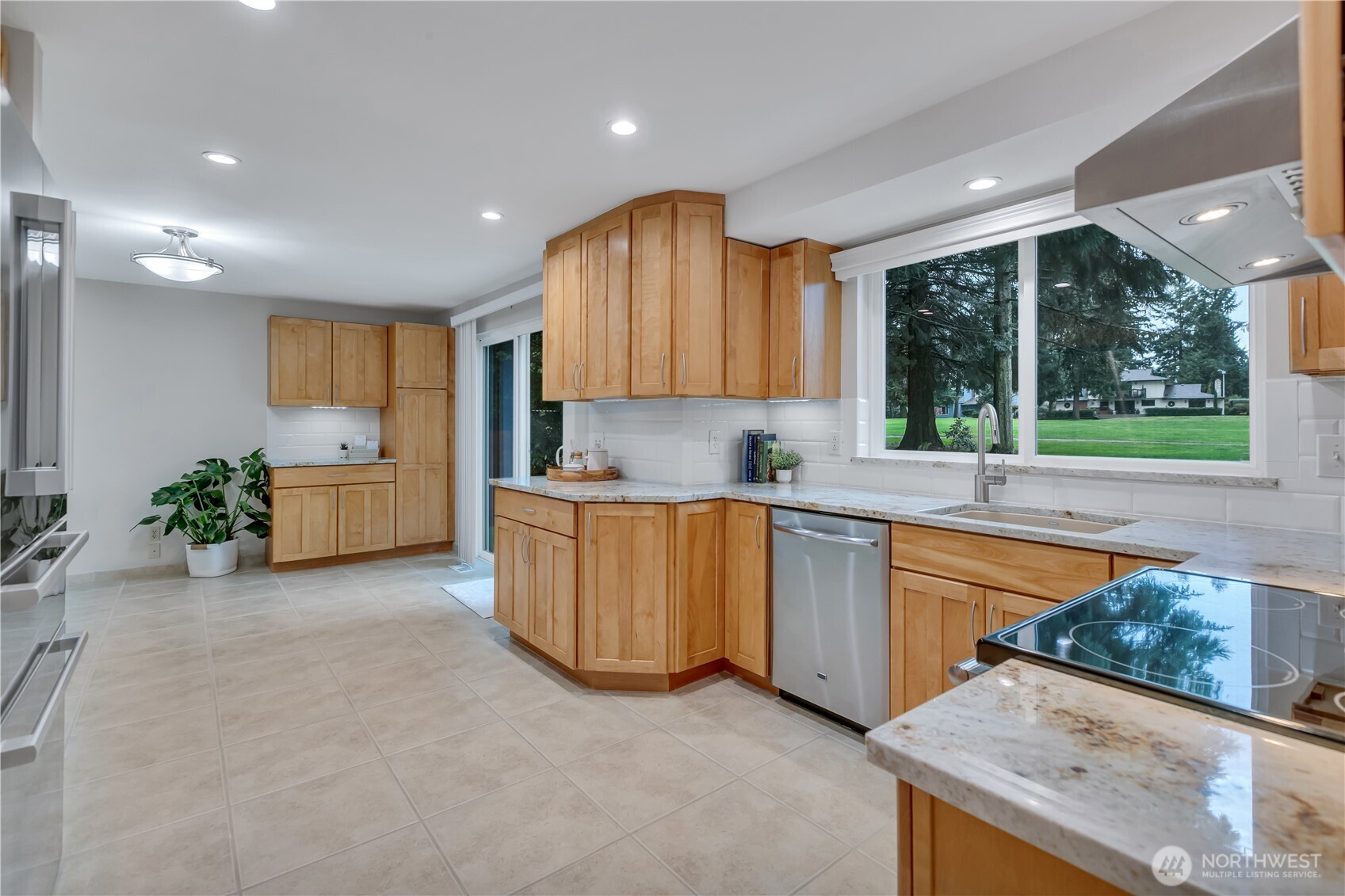 31643 37th Avenue Southwest Federal Way, WA 98023 - Photo 11 of 37