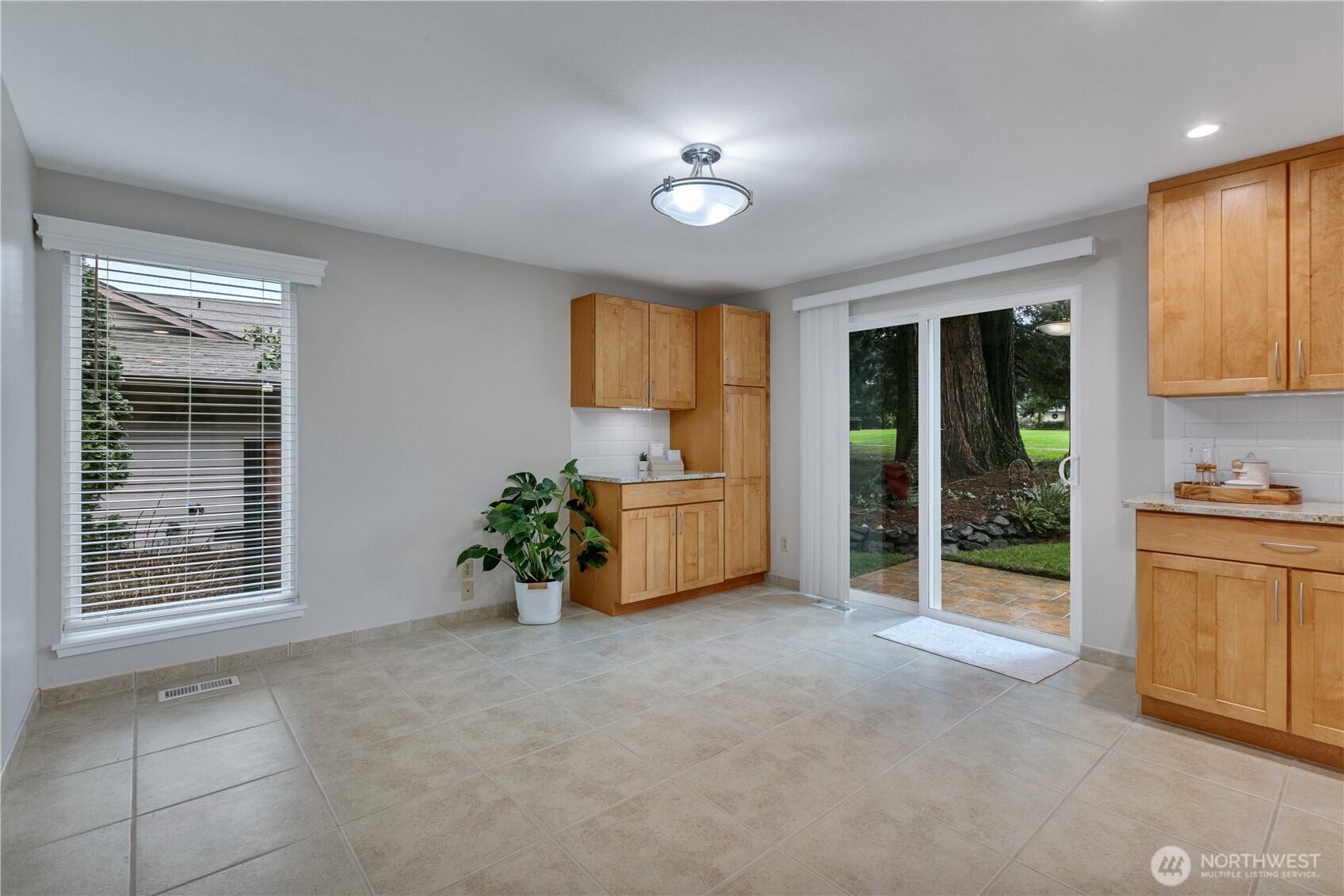 31643 37th Avenue Southwest Federal Way, WA 98023 - Photo 14 of 37