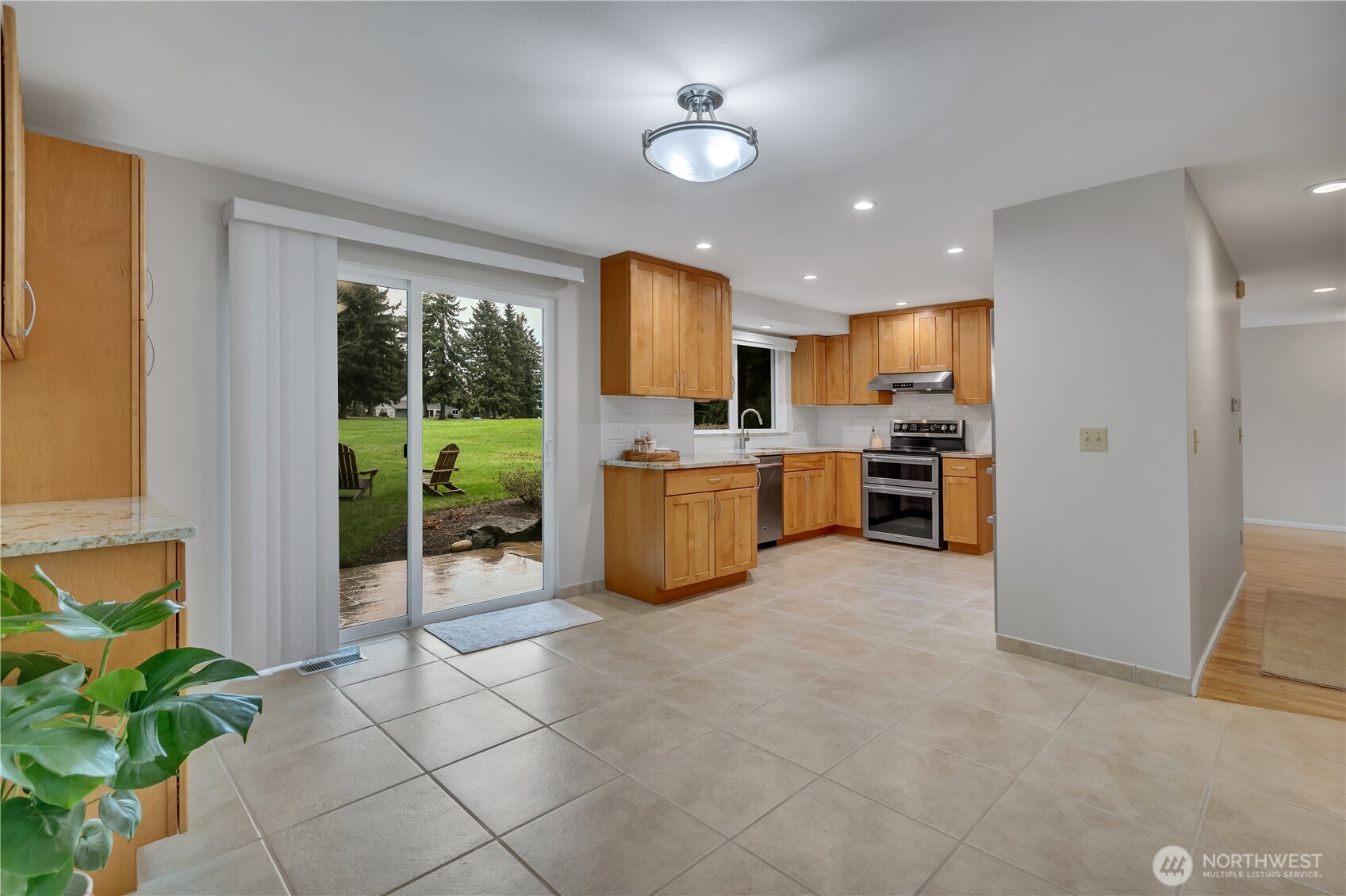 31643 37th Avenue Southwest Federal Way, WA 98023 - Photo 15 of 37