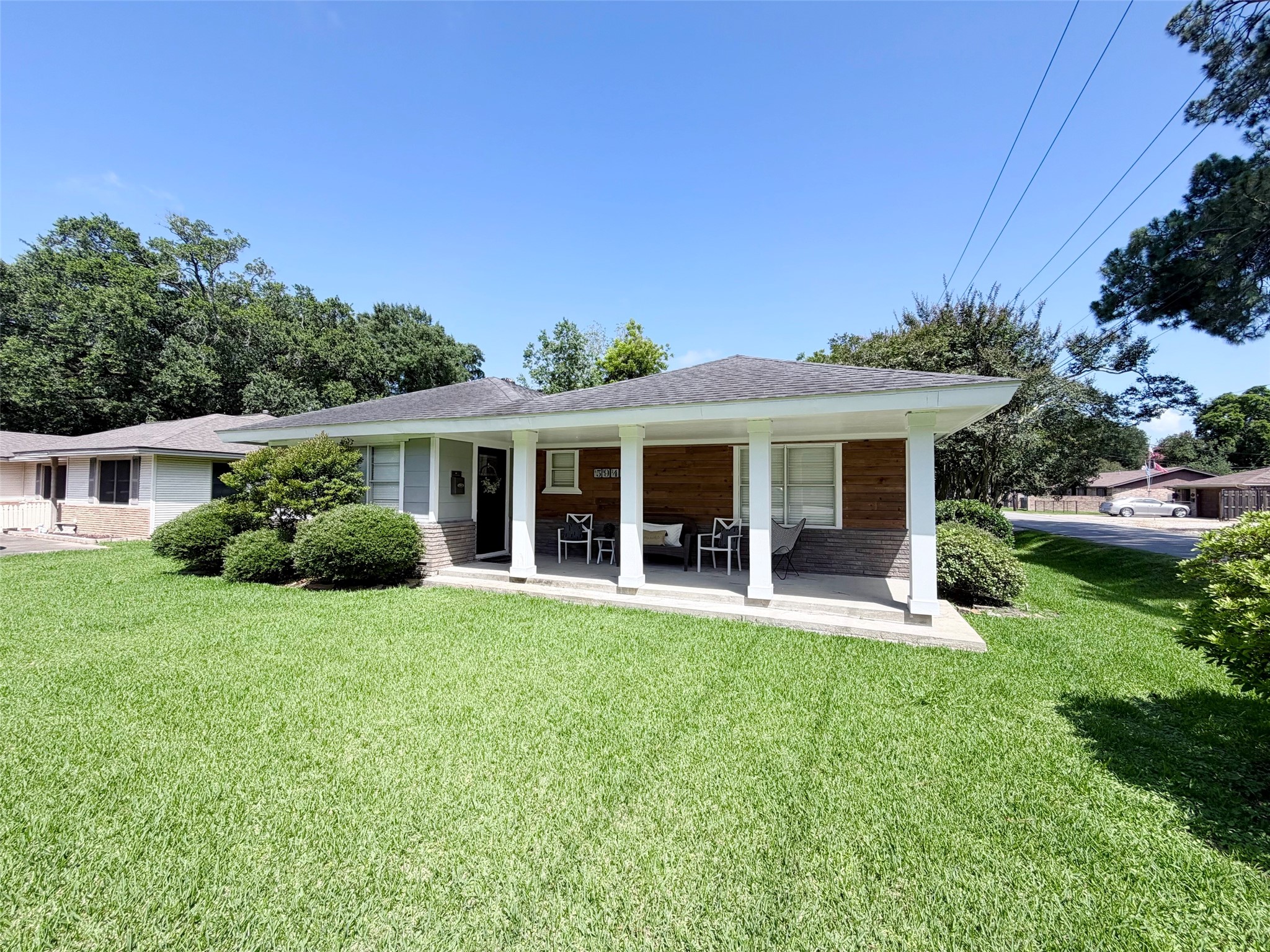 5948 Monroe Street Groves, TX 77619 - Photo 2 of 18