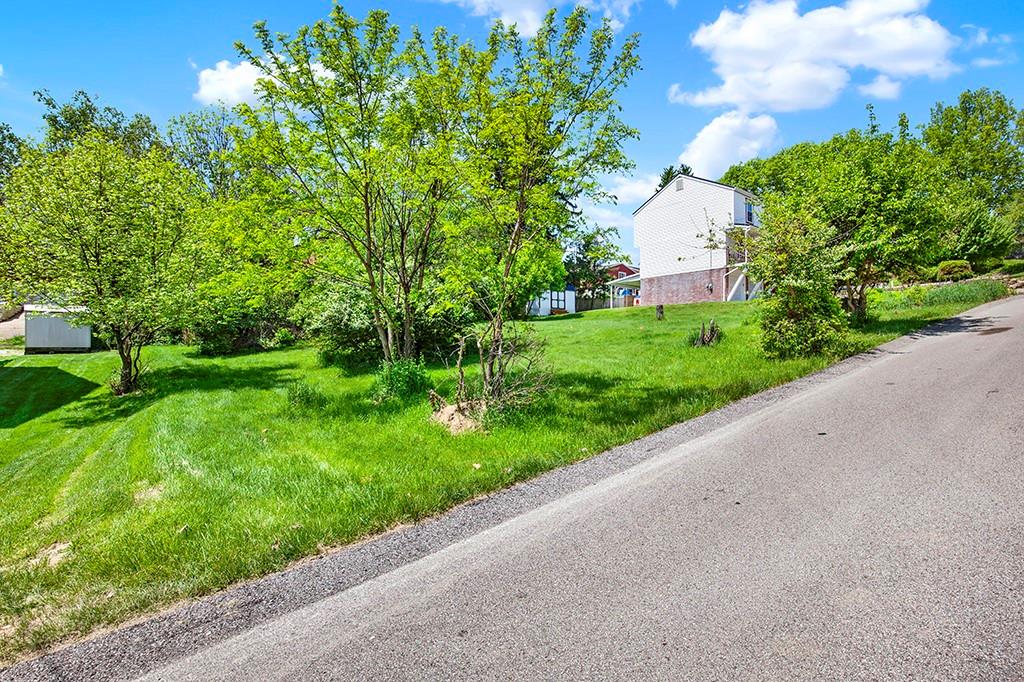 1842 Elmdale Road Pittsburgh, PA 15205 - Photo 3 of 12 Gallery Image 3