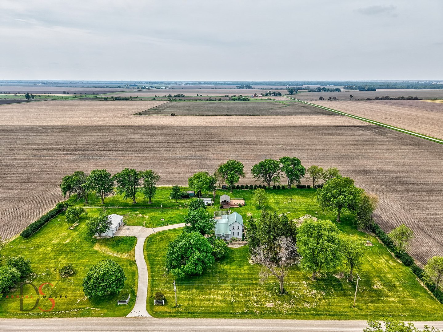 7672 East 3300 N Road Streator, IL 61364 - Photo 2 of 35