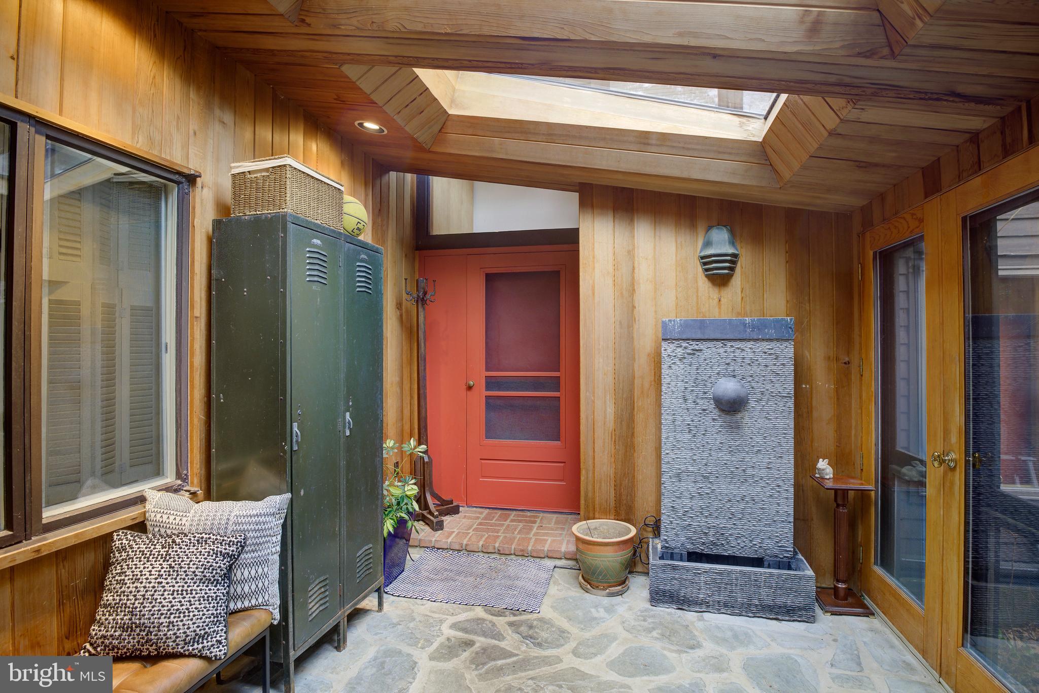 34 Heather Lane Princeton, NJ 08540 - Photo 13 of 21 Common foyer