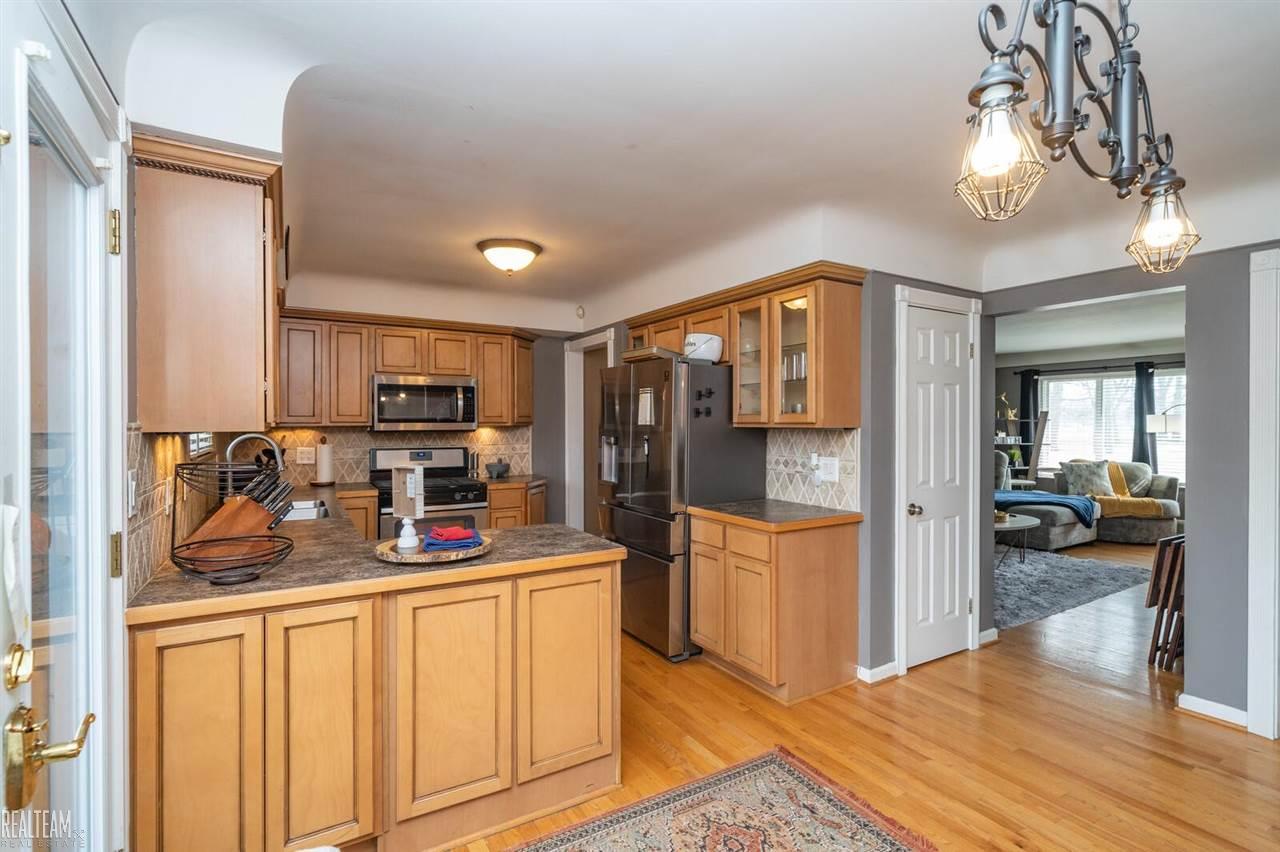19331 Stephens Road Eastpointe, MI 48021 - Photo 9 of 34 50068110-8.JPG