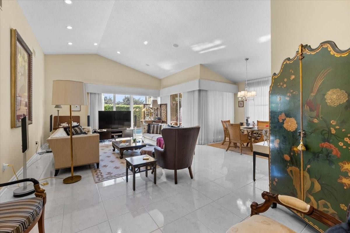 7184 Via Palomar Boca Raton, FL 33433 - Photo 5 of 52 Photo 5