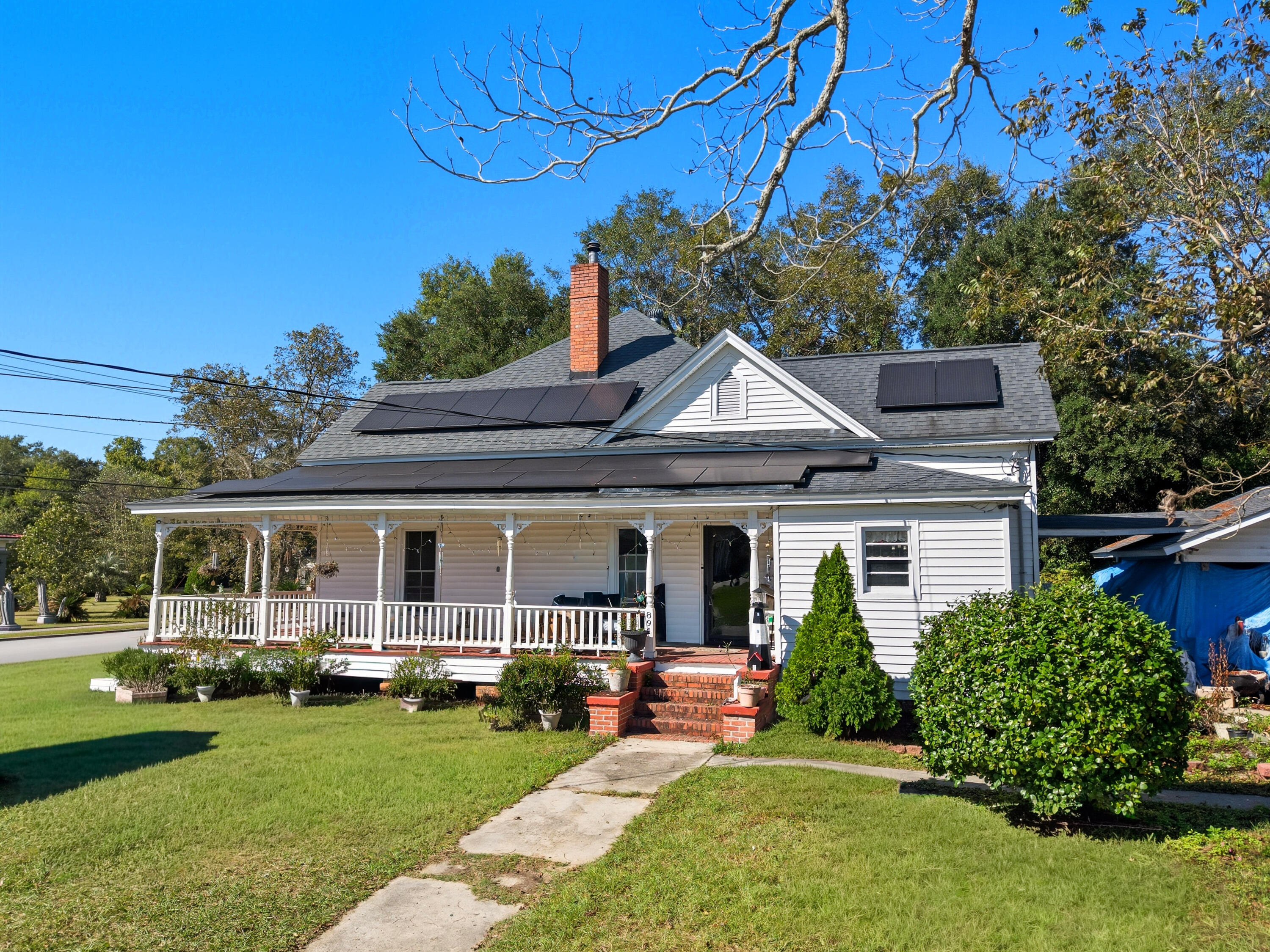 894 7th Street West Fairfax, SC 29827 - Photo 3 of 29 dji_fly_20251014_110554_0053_17604548538