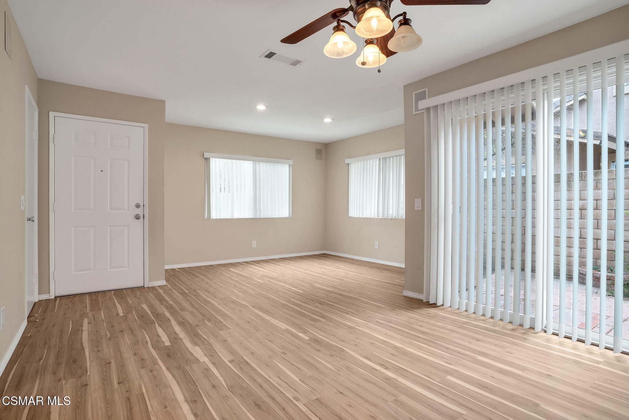 4492 Apricot Road, Unit B Simi Valley, CA 93063 - Photo 6 of 28 4492 Apricot Rd #B, Simi Valley - HsHP