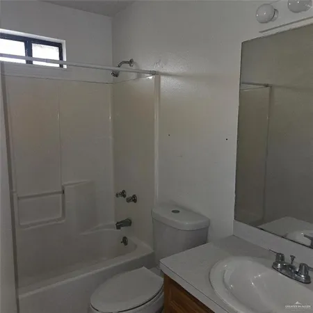 $750 | 1612 Orange Avenue, Unit 4, Weslaco, TX 78596